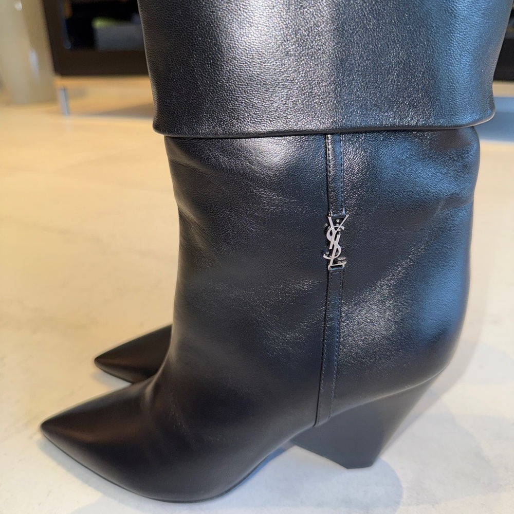 Yves Saint Laurent Black Heeled Boots with Pointed Toe